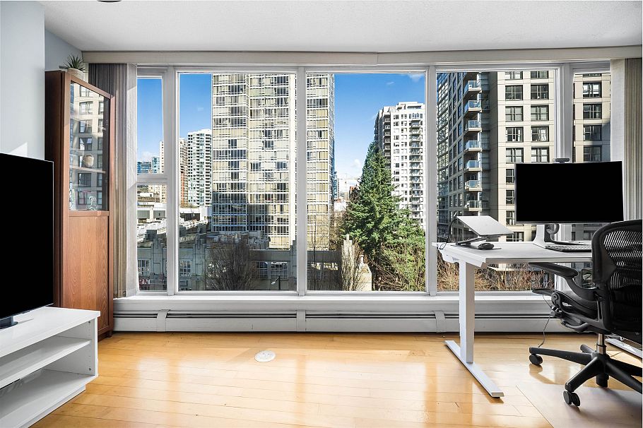 702 1008 Cambie Street Vancouver, BC - 3