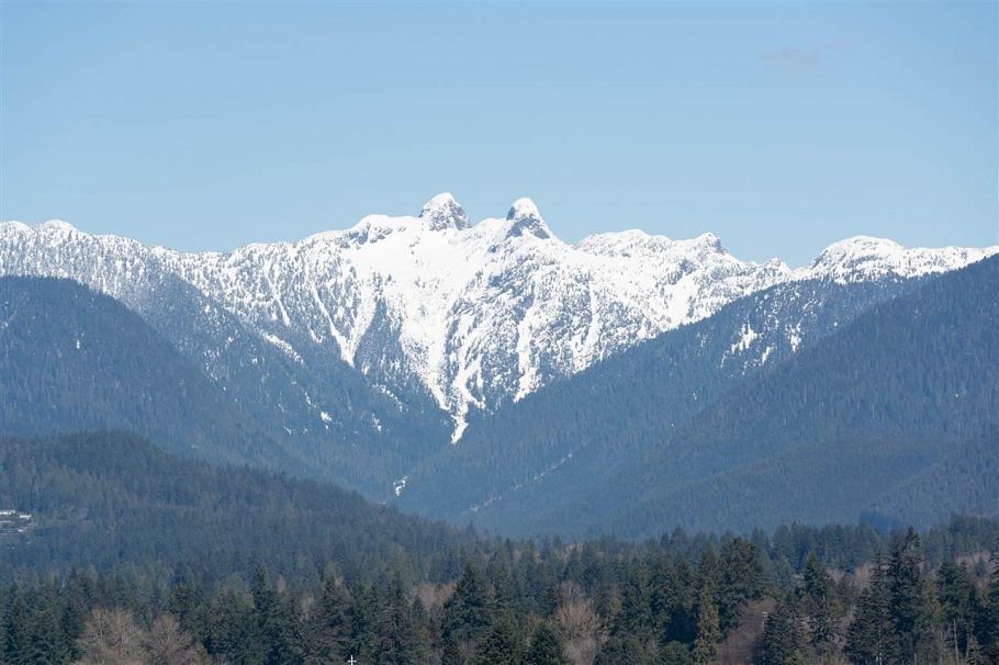 2004 145 St. Georges Avenue North Vancouver, BC - 14