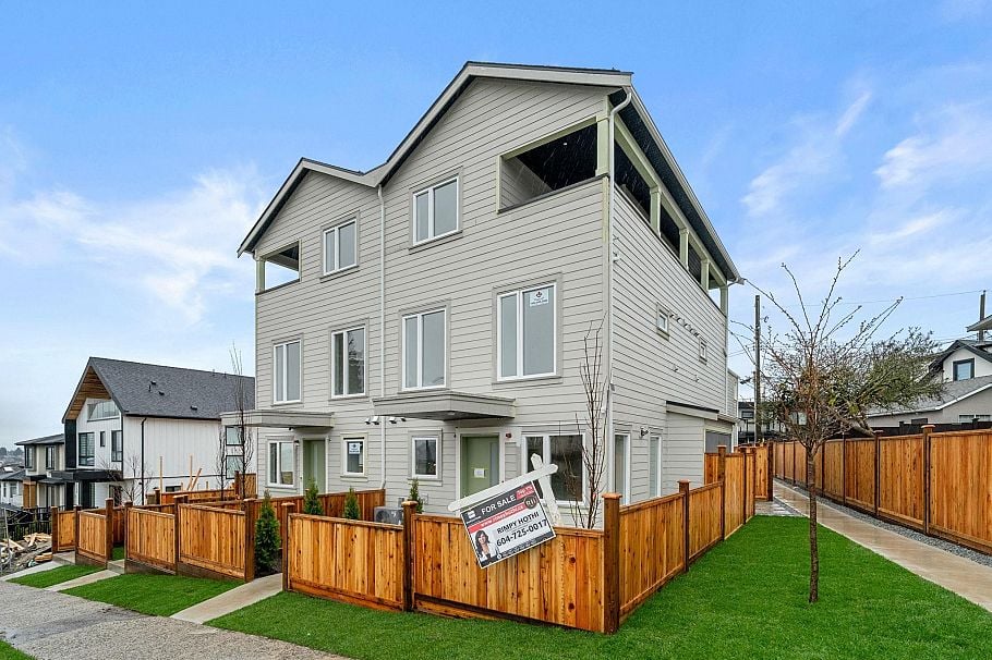 1 3581 Haida Drive Vancouver, BC - 36