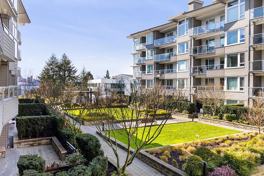 229 255 W 1st Street North Vancouver, BC - 18