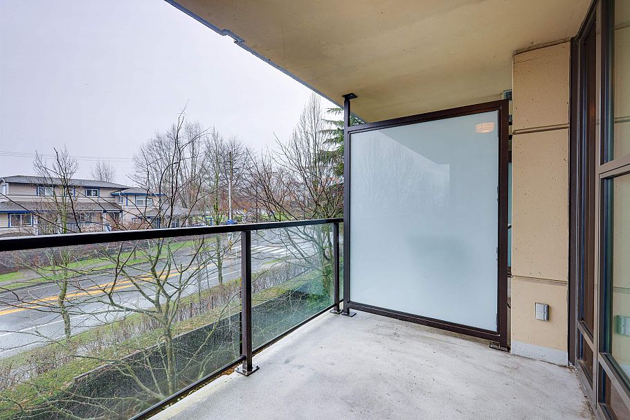 306 683 W Victoria Park North Vancouver, BC - 16