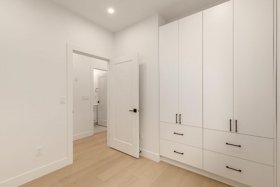 1 3506 E Pender Street Vancouver, BC - 21