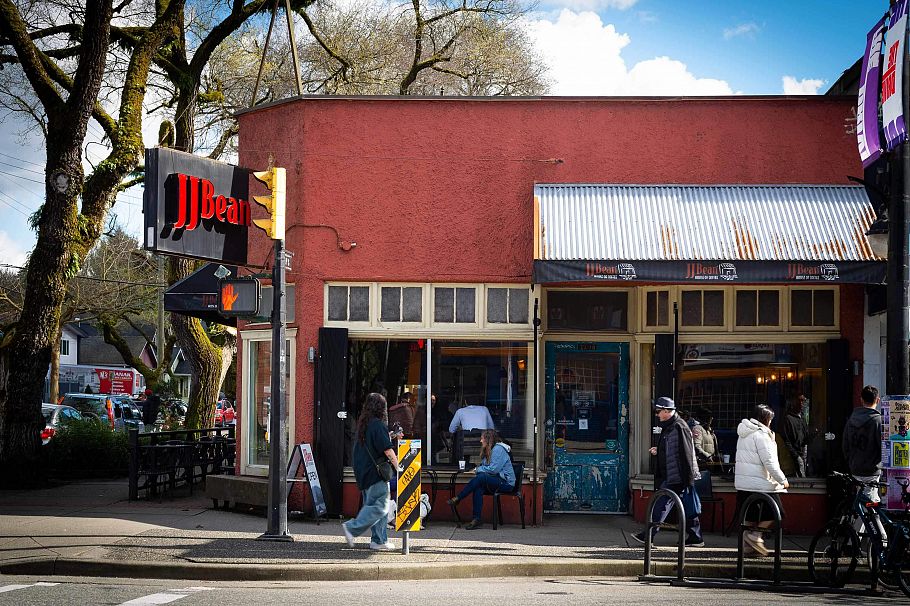 1346 E 11th Avenue Vancouver, BC - 36