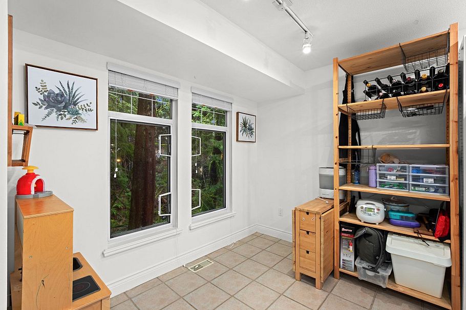 1188 Strathaven Drive North Vancouver, BC - 7