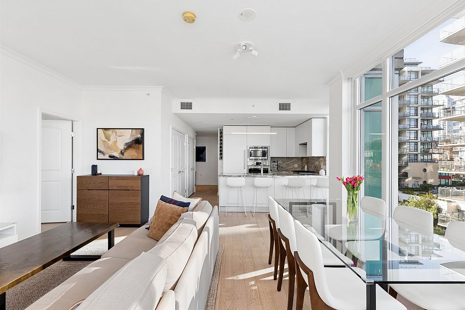 409 185 Victory Ship Way North Vancouver, BC - 11