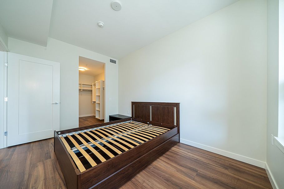 907 8699 Hazelbridge Way Richmond, BC - 14