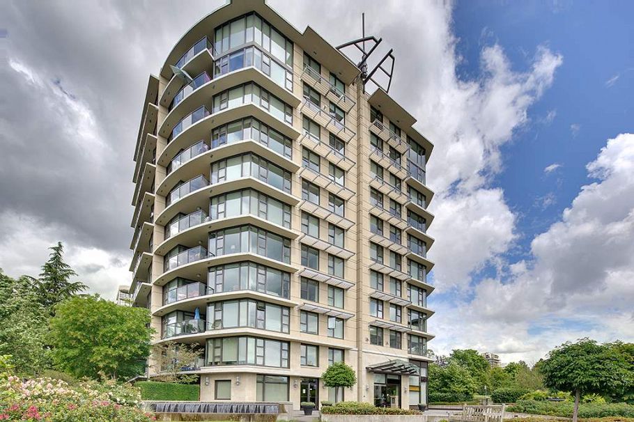 306 683 W Victoria Park North Vancouver, BC - 2