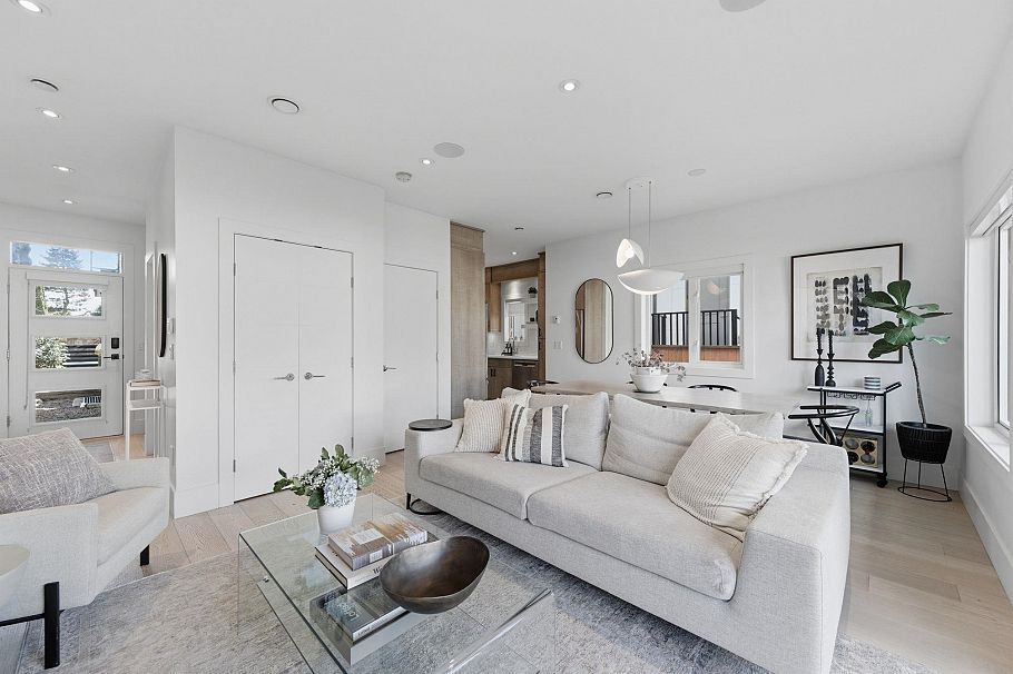 212 E 18th Street North Vancouver, BC - 7