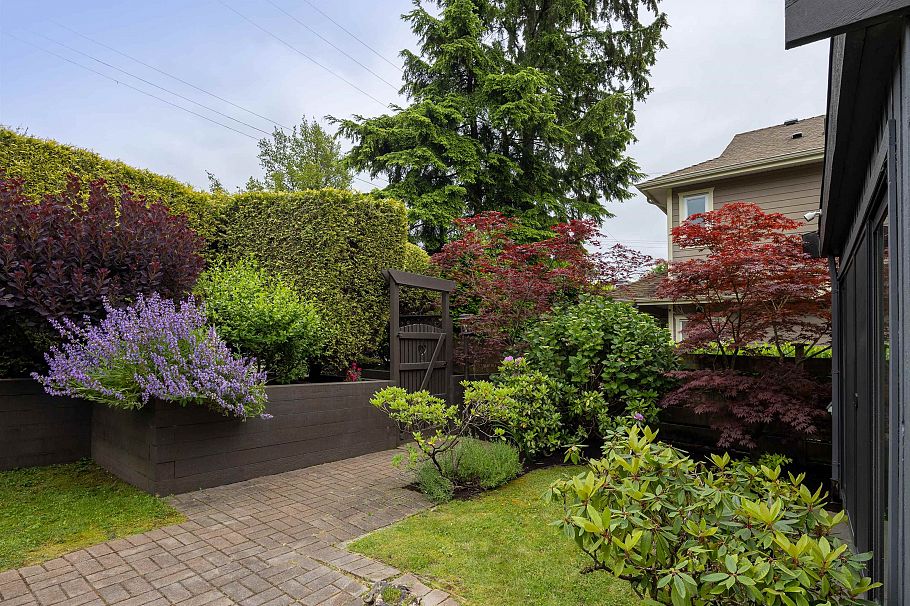 1915 Chesterfield Avenue North Vancouver, BC - 5