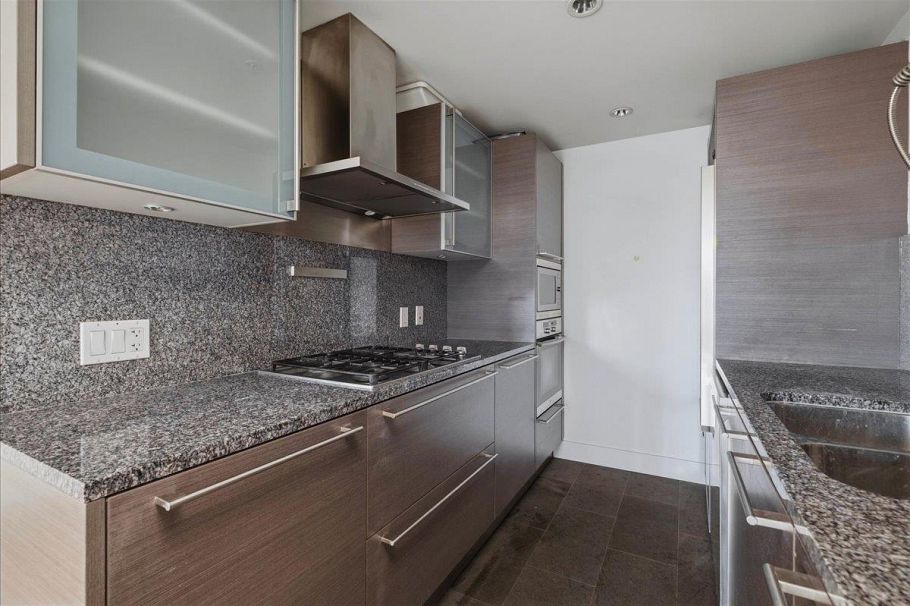 2206 1111 Alberni Street Vancouver, BC - 9