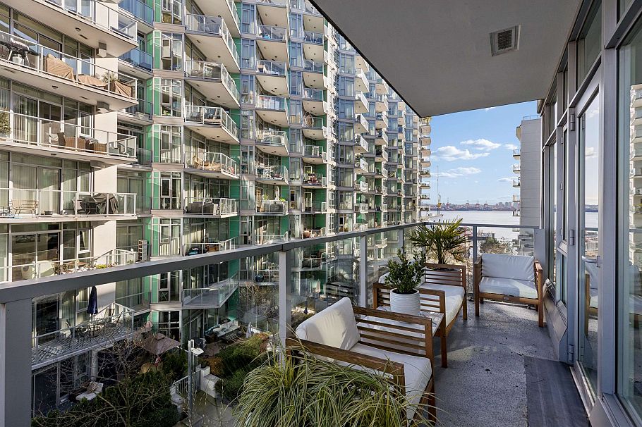 409 185 Victory Ship Way North Vancouver, BC - 22