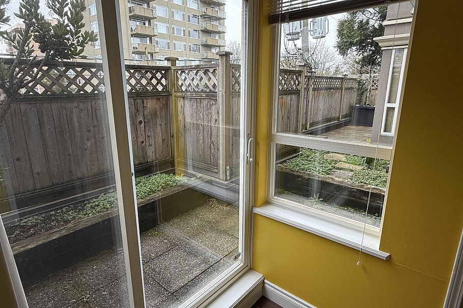 211 5723 Balsam Street Vancouver, BC - 5