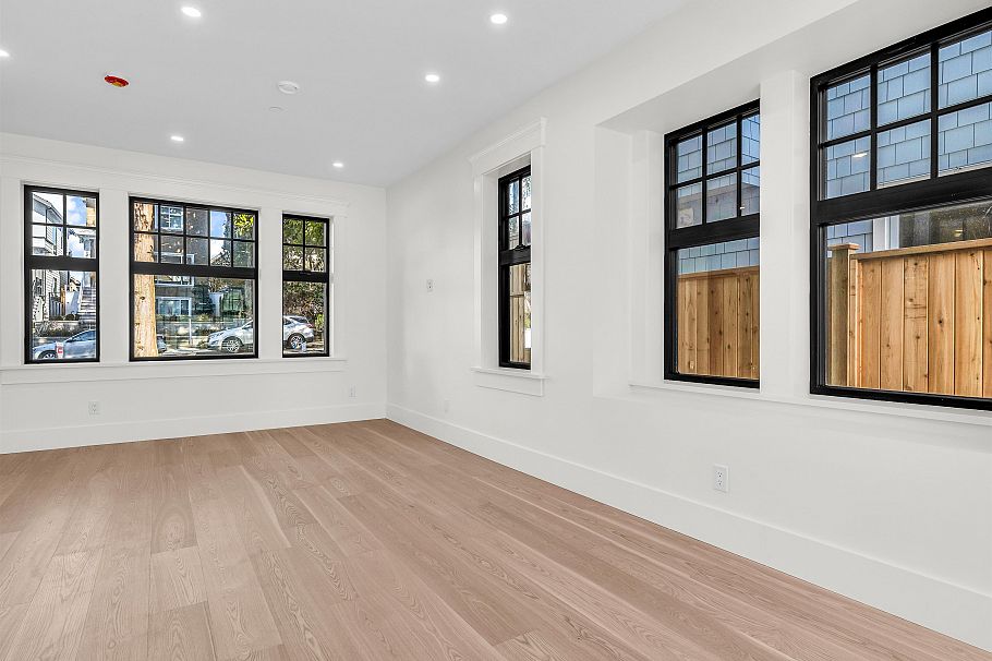 2566 W 2nd Avenue Vancouver, BC - 4