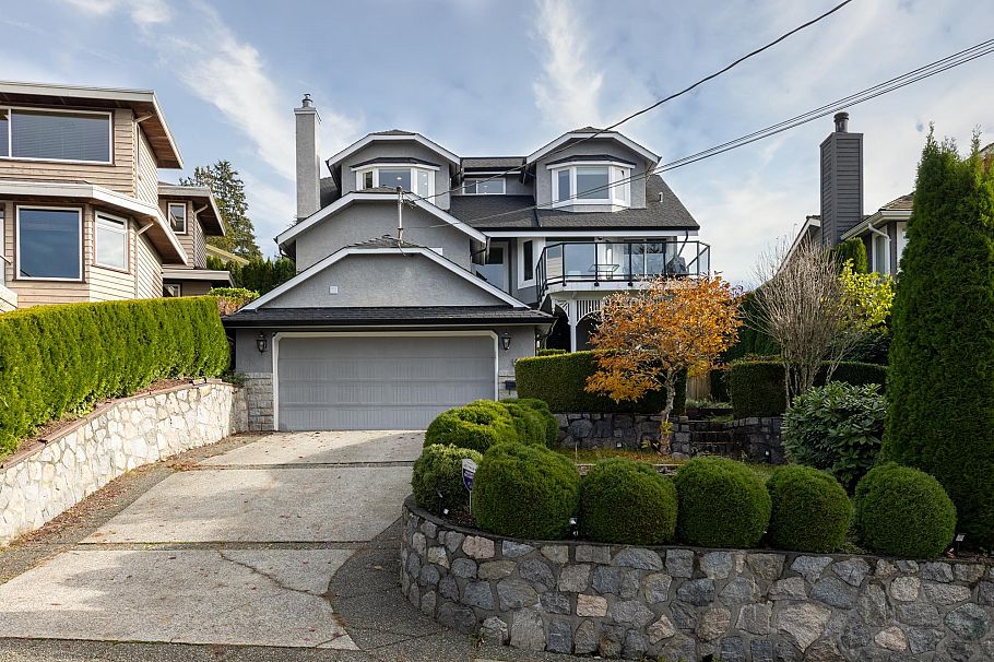 4050 St. Pauls Avenue North Vancouver, BC - 5