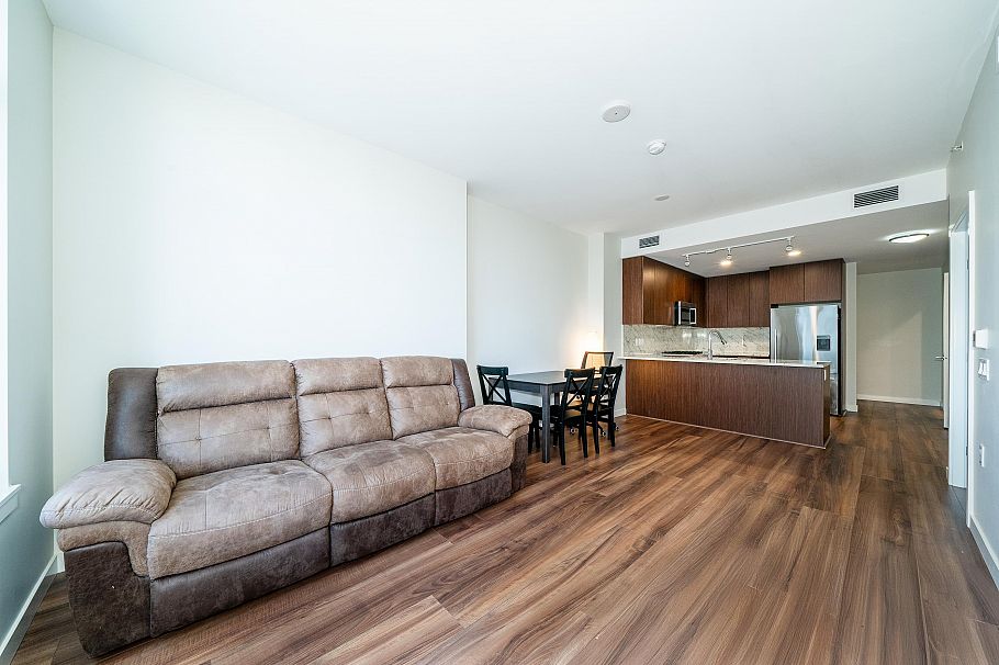 907 8699 Hazelbridge Way Richmond, BC - 12