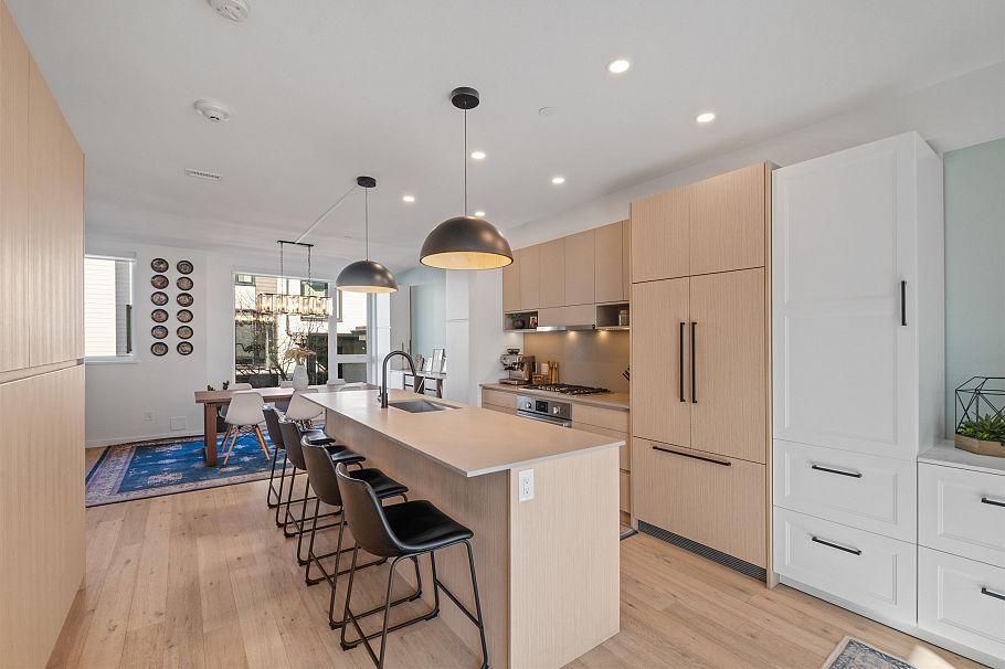 33 528 E 2nd Street North Vancouver, BC - 6