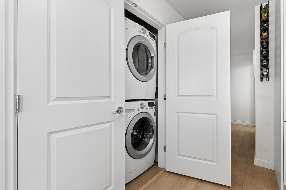 409 185 Victory Ship Way North Vancouver, BC - 26