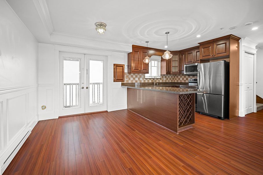 2412 St. Catherines Street Vancouver, BC - 9