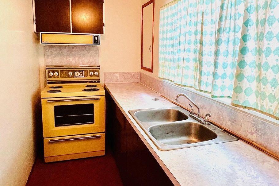 4695 Nanaimo Street Vancouver, BC - 14