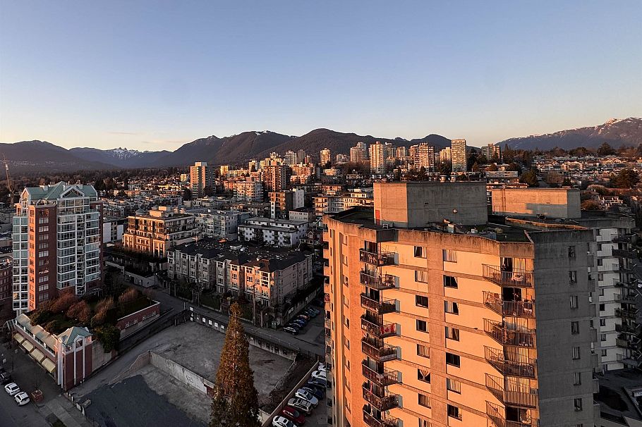 2004 145 St. Georges Avenue North Vancouver, BC - 15