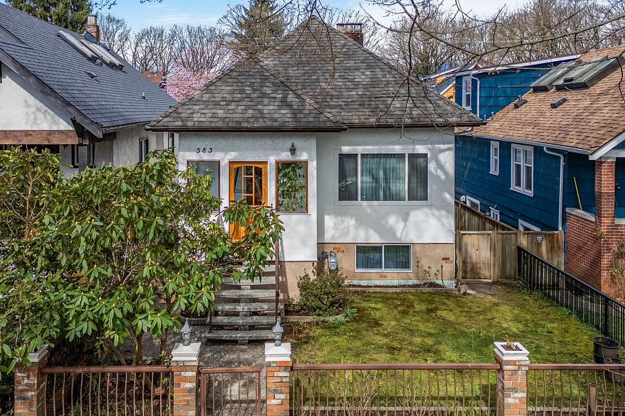 583 W 18th Avenue Vancouver, BC - 1