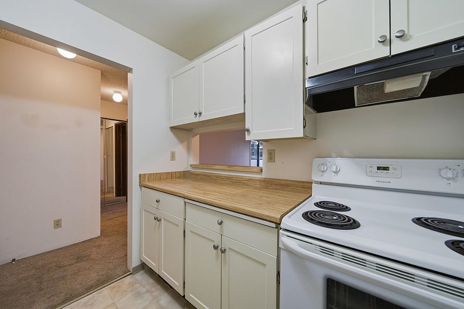 207 3663 W 16 Avenue Vancouver, BC - 3