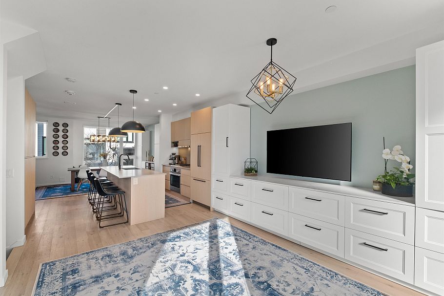 33 528 E 2nd Street North Vancouver, BC - 4