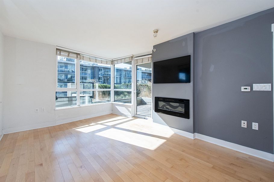 301 160 W 3rd Street North Vancouver, BC - 6