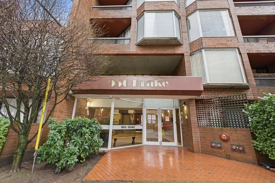 116 950 Drake Street Vancouver, BC - 23