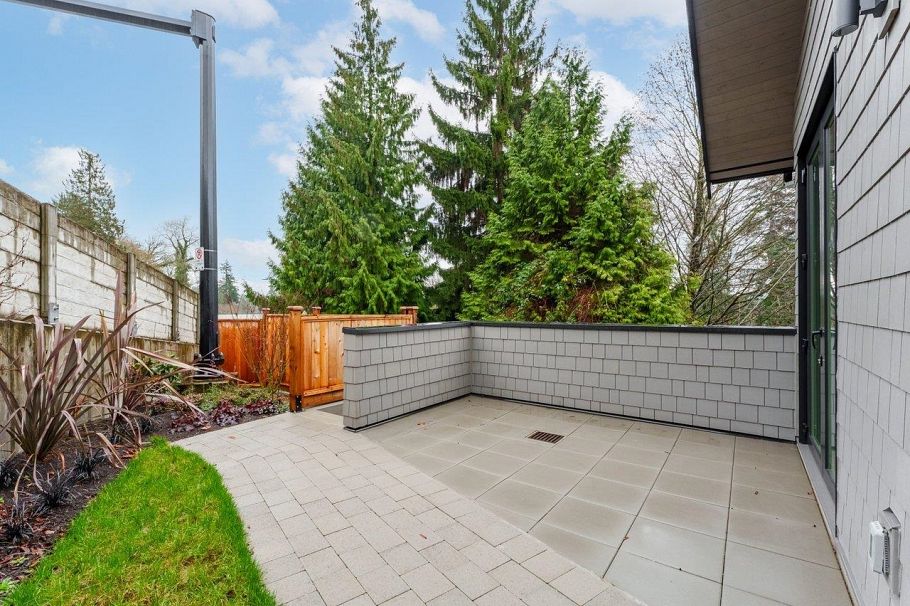 1123 E Keith Road North Vancouver, BC - 2