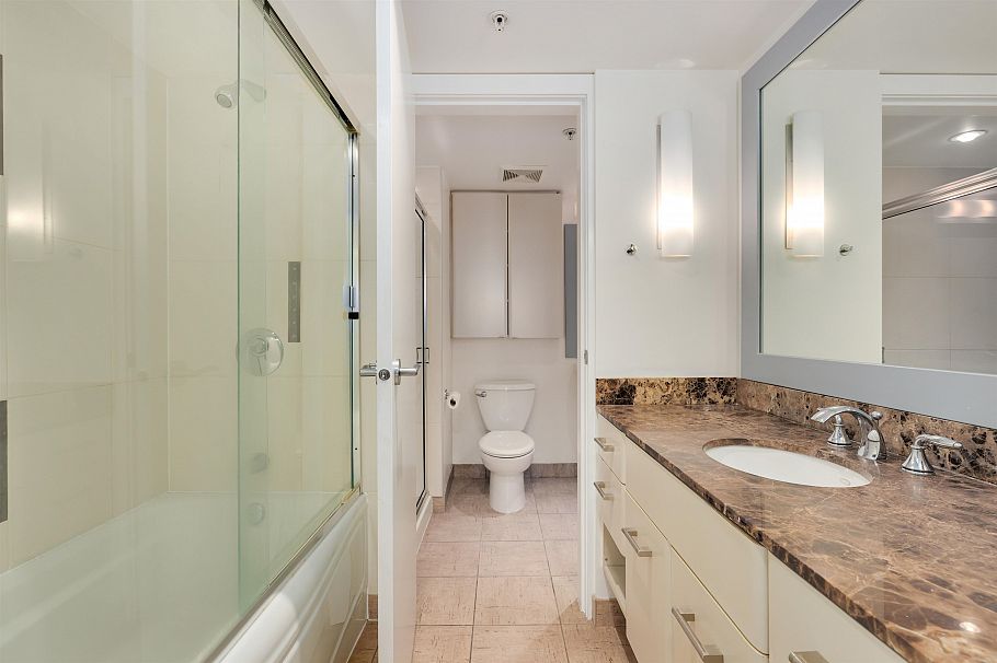 306 683 W Victoria Park North Vancouver, BC - 14