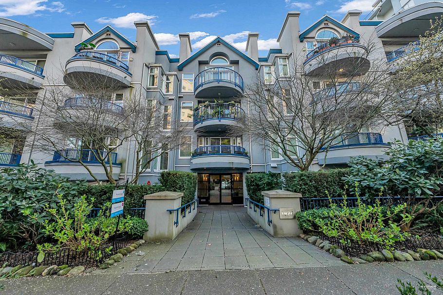 101 1924 Comox Street Vancouver, BC - 2