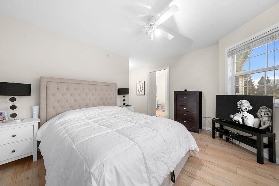 1263 W 16th Street North Vancouver, BC - 33