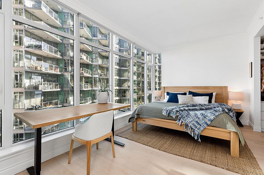 409 185 Victory Ship Way North Vancouver, BC - 14