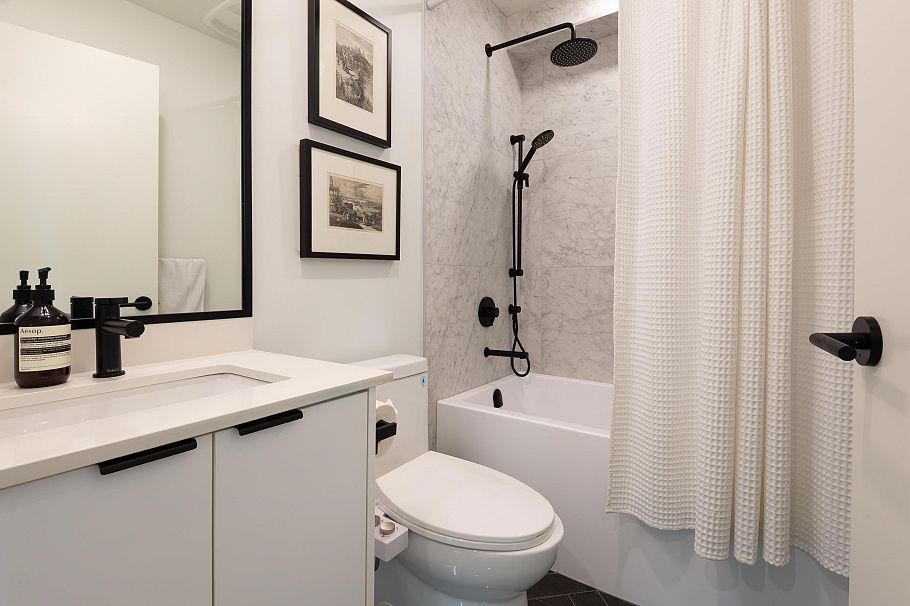 1346 E 11th Avenue Vancouver, BC - 20