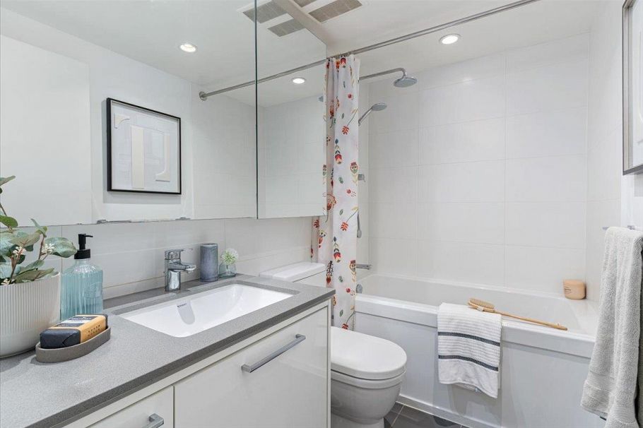 1402 680 Seylynn Crescent North Vancouver, BC - 24