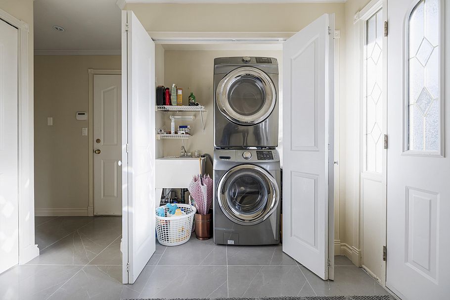 538 W 25th Street North Vancouver, BC - 16