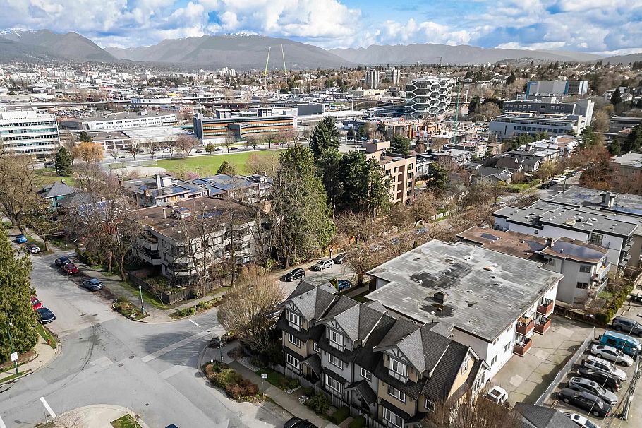 2412 St. Catherines Street Vancouver, BC - 35