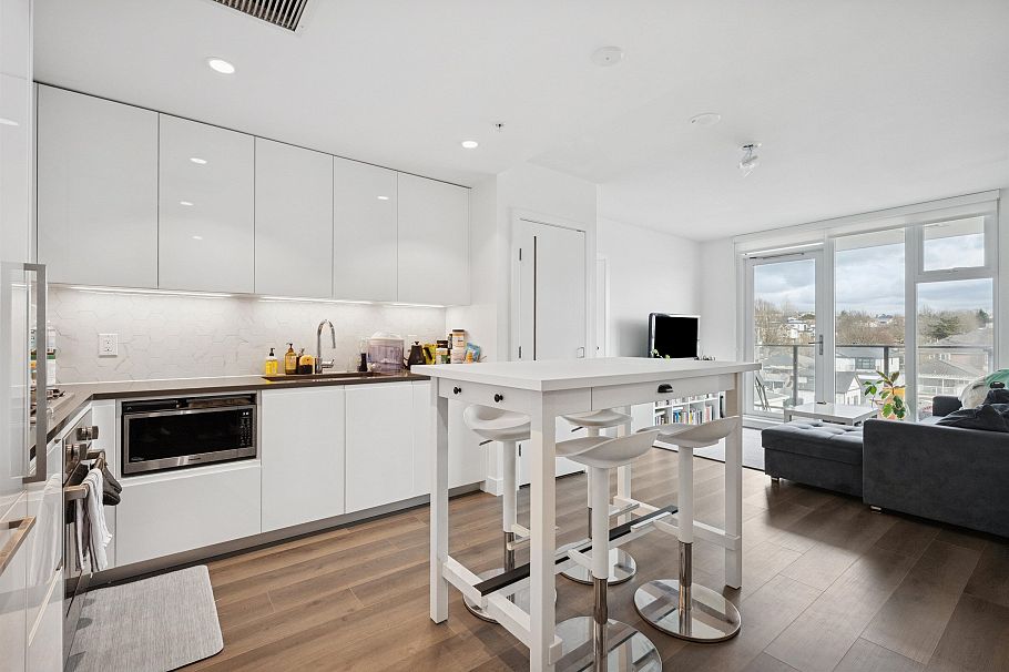 506 8121 Chester Street Vancouver, BC - 2