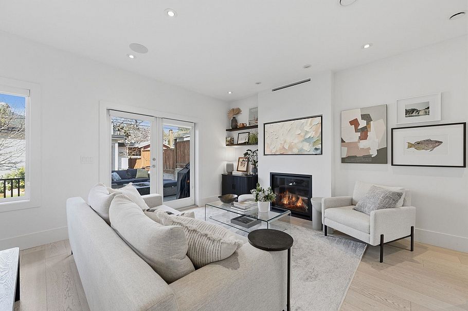 212 E 18th Street North Vancouver, BC - 6