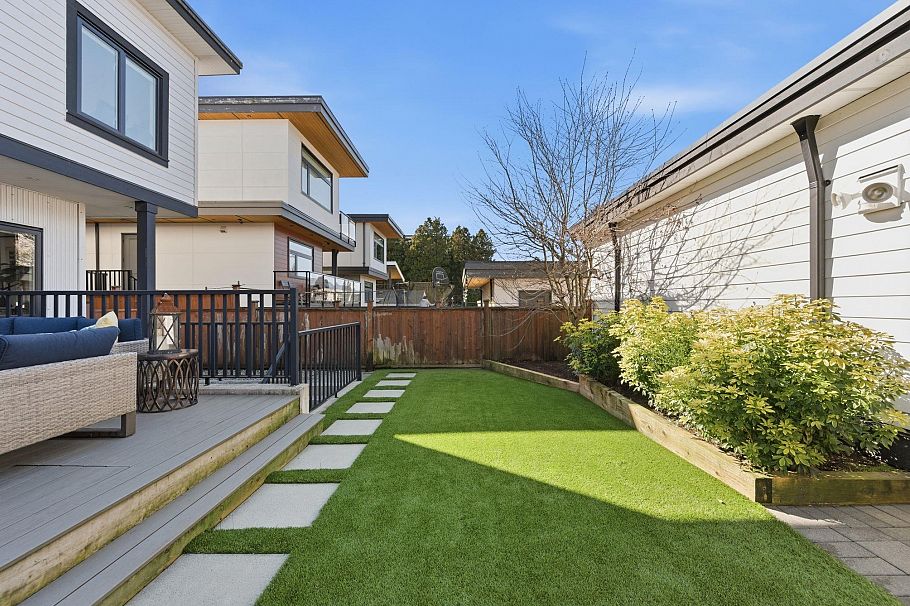 212 E 18th Street North Vancouver, BC - 32