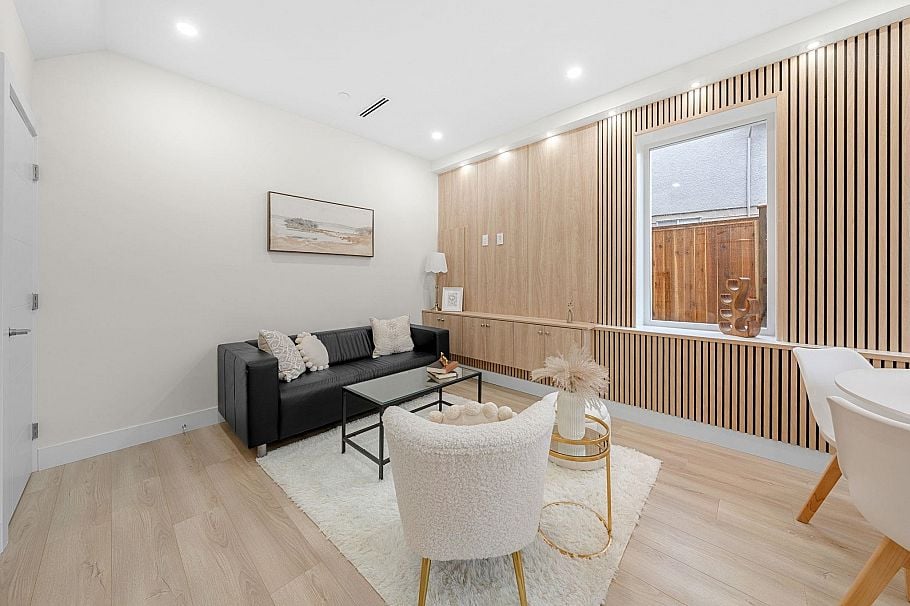 1 3581 Haida Drive Vancouver, BC - 24