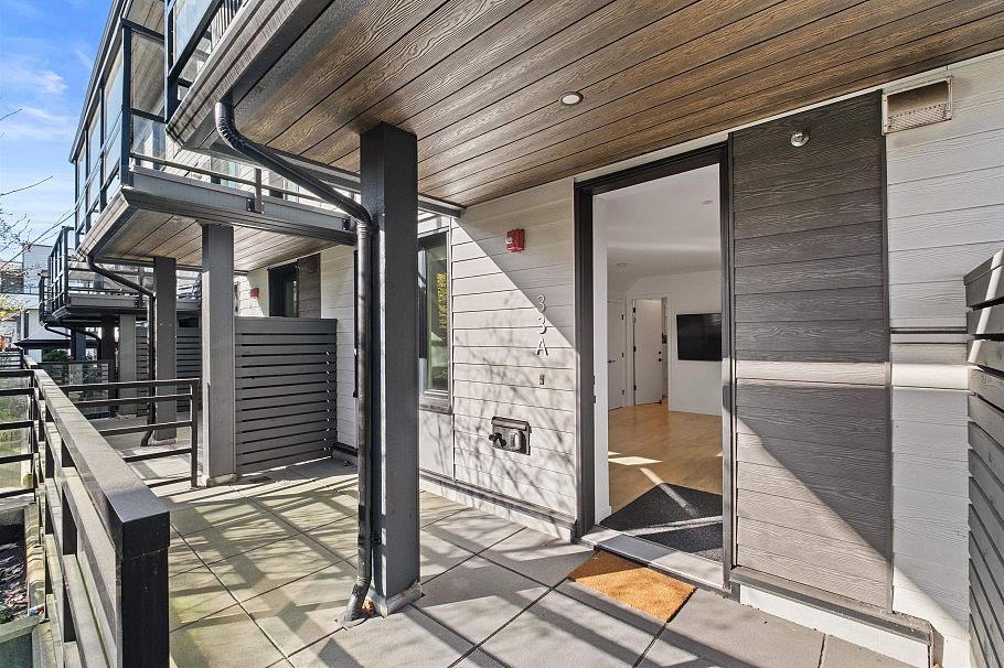 33 528 E 2nd Street North Vancouver, BC - 23