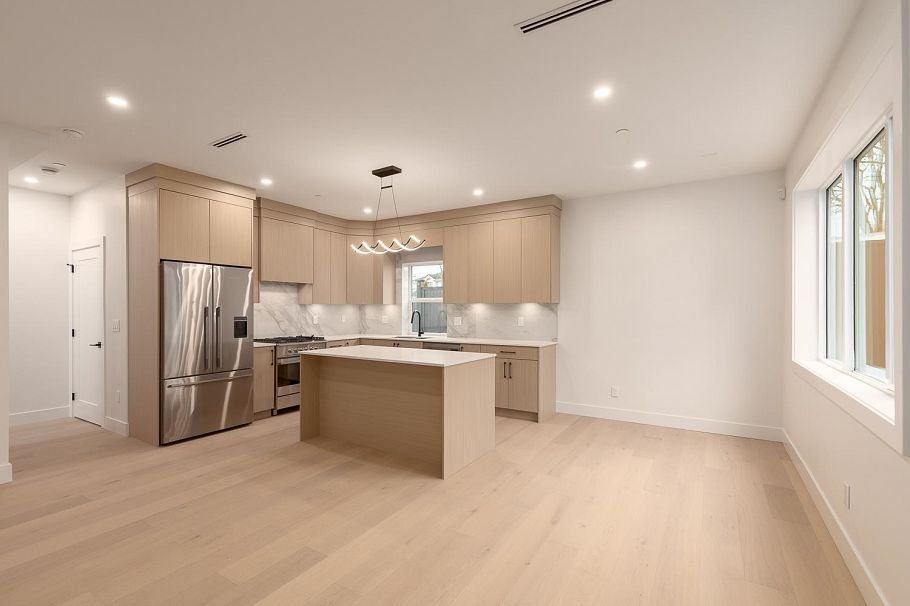 1 3506 E Pender Street Vancouver, BC - 7