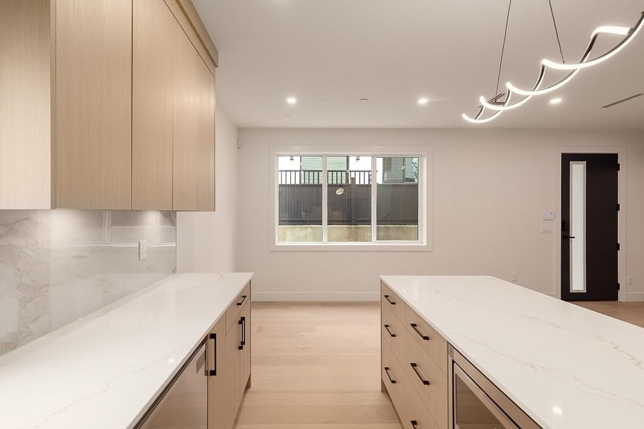 1 3506 E Pender Street Vancouver, BC - 10