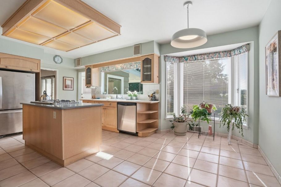 6034 Collingwood Place Vancouver, BC - 5