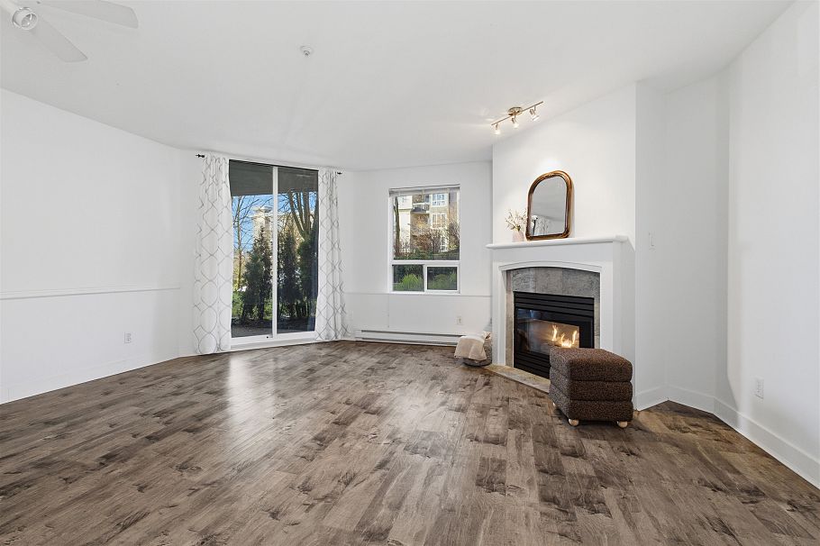 101 8460 Jellicoe Street Vancouver, BC - 6