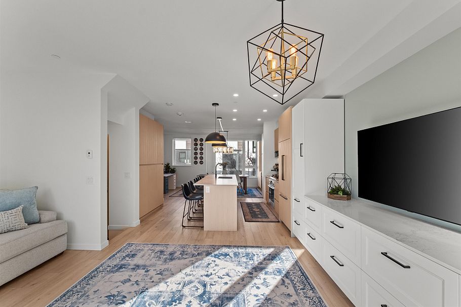 33 528 E 2nd Street North Vancouver, BC - 5