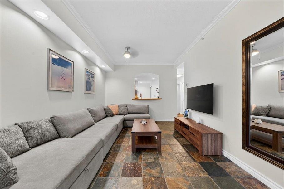 211 3600 Windcrest Drive North Vancouver, BC - 9