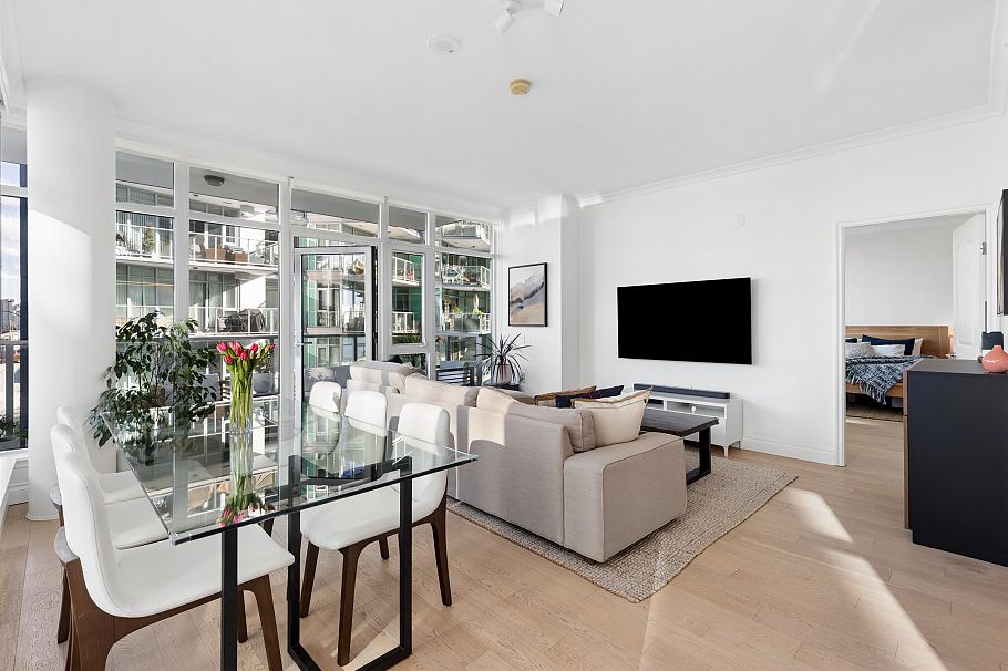 409 185 Victory Ship Way North Vancouver, BC - 5